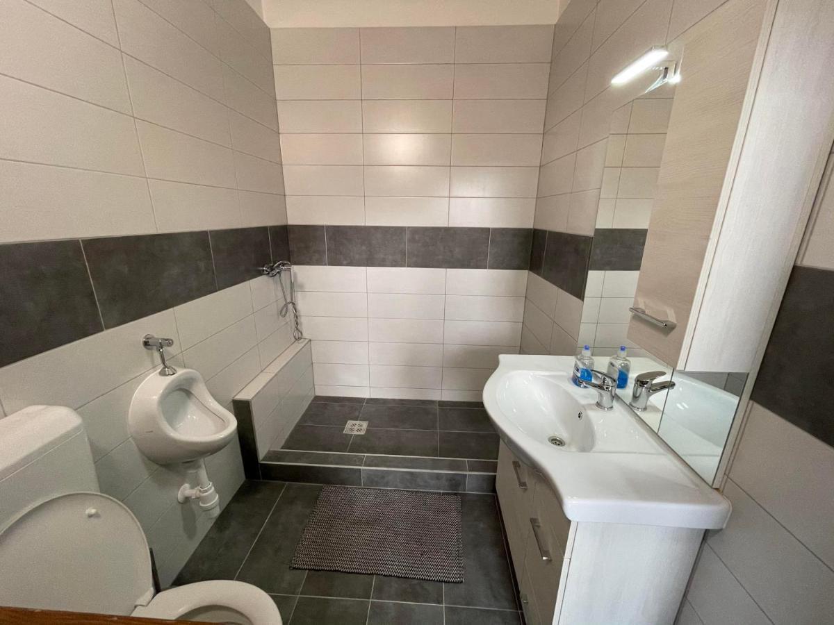 Tulipan Vendeghaz Hotel Miskolc Buitenkant foto